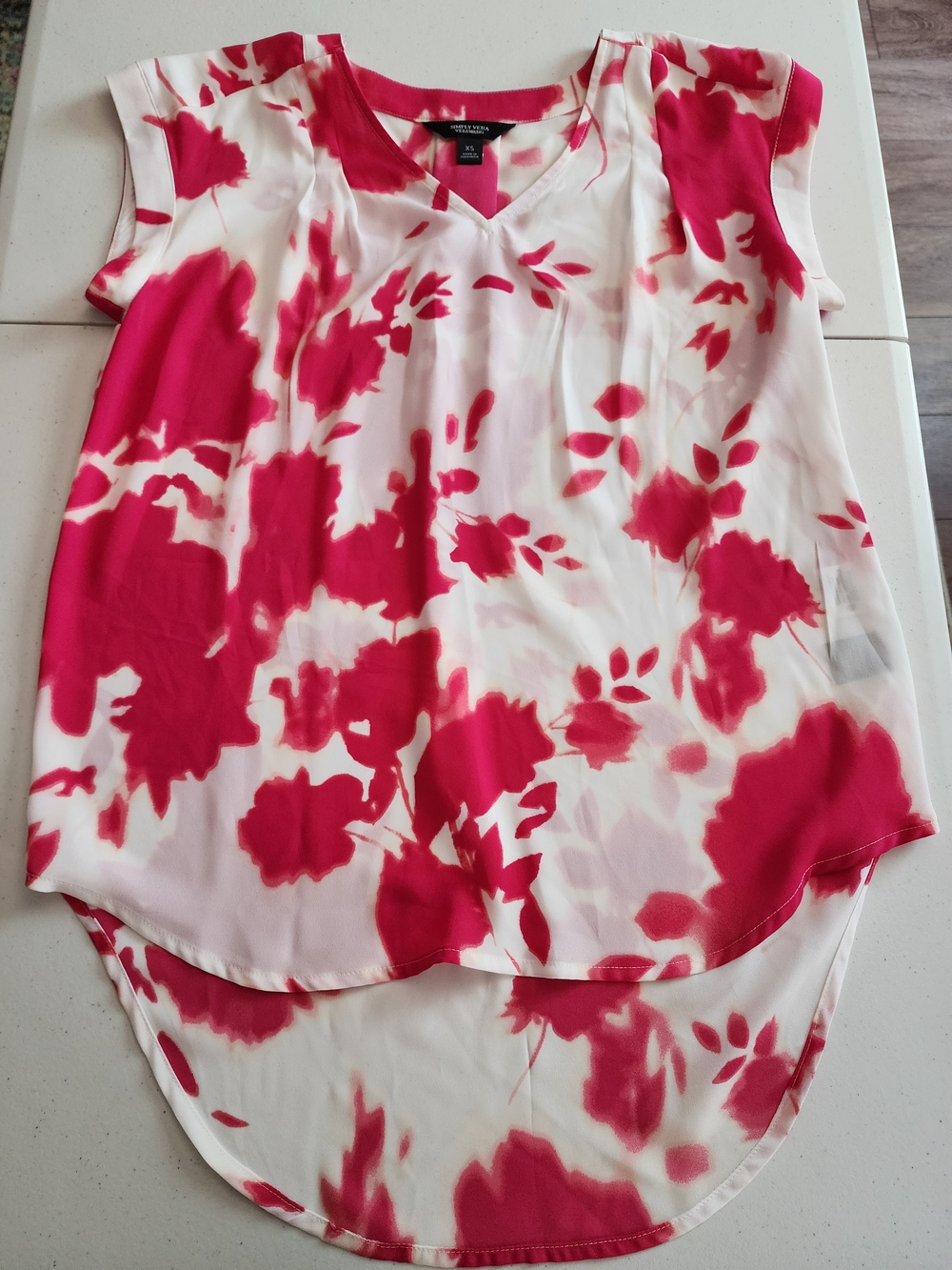 Simply Vera Vera Wang Pink Floral V-Neck Sleeveless Tunic